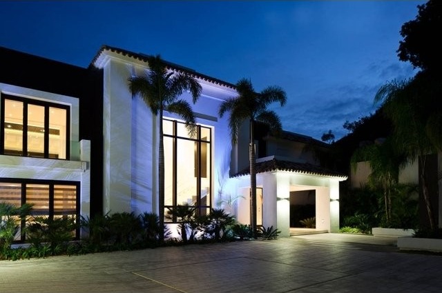 VILLA FOR SALE-LA ZAGALETA