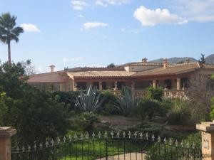 Impressing Finca about 800 mtres from..