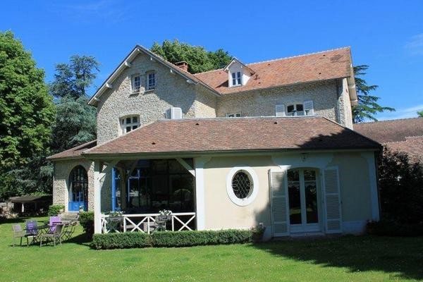Nr Fontainebleau - Prestigious 5 bed..