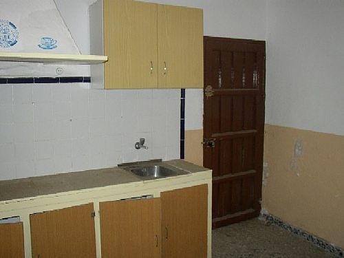 Town House - Large townhouse in need of.. - 2