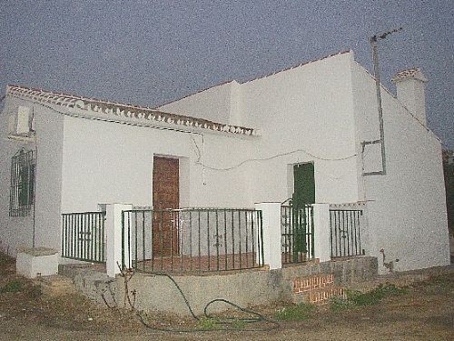 Villa - A detached country house..