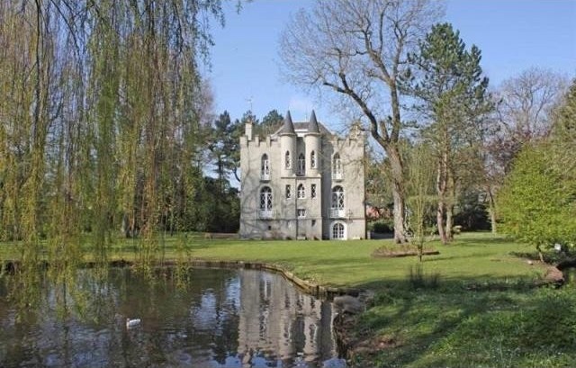 3 bedroom Castle For Sale: 62100..