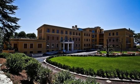 Apartments Within Walking Distance Of.. - 2