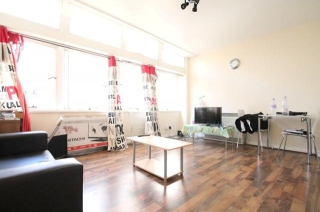 2 bed flat to rent - 2