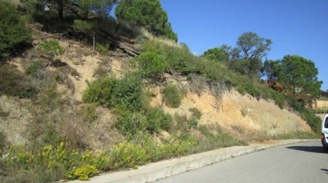 PLOT WITH SEA VIEWS IN URB. ES VALLS -.. - 2
