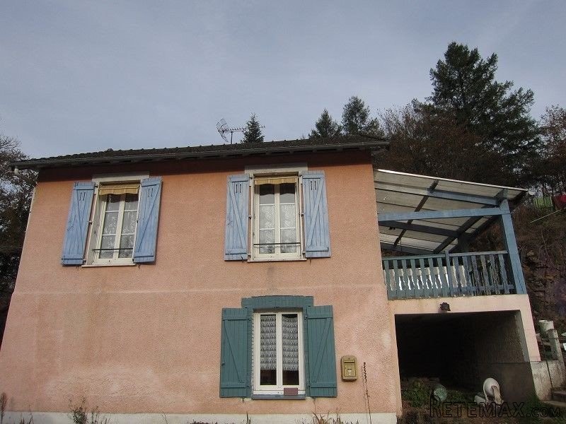 Nice Habitable House to Improve