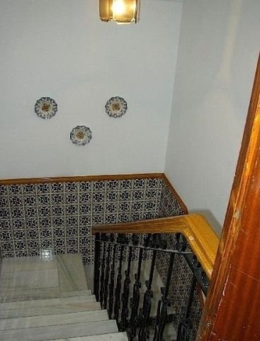 Town House - A large 2 level property.. - 2