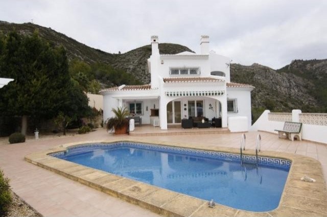 3 Bedrooms - Villa - Alicante - For Sale