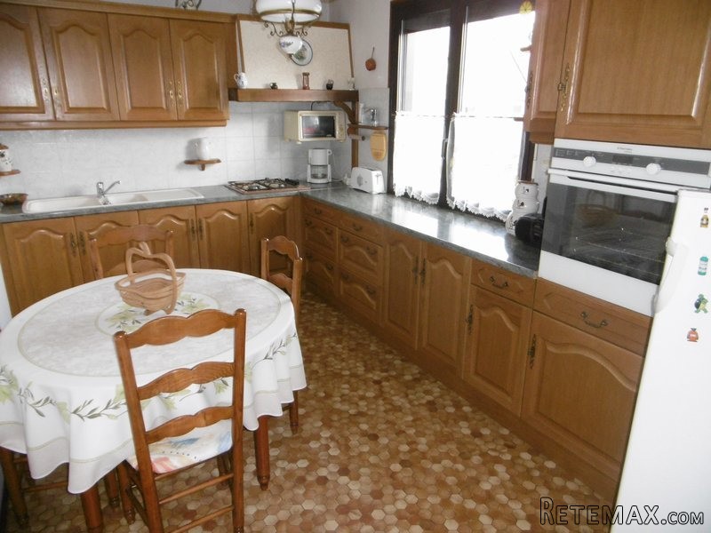 Traditional House with Nice Garden - 2