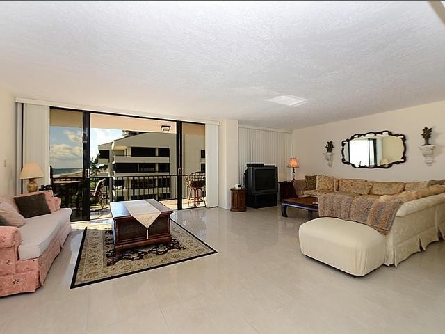 2 bedroom Residence For Sale: Singer.. - 2