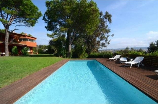 6 bedroom Detached House For Sale:..