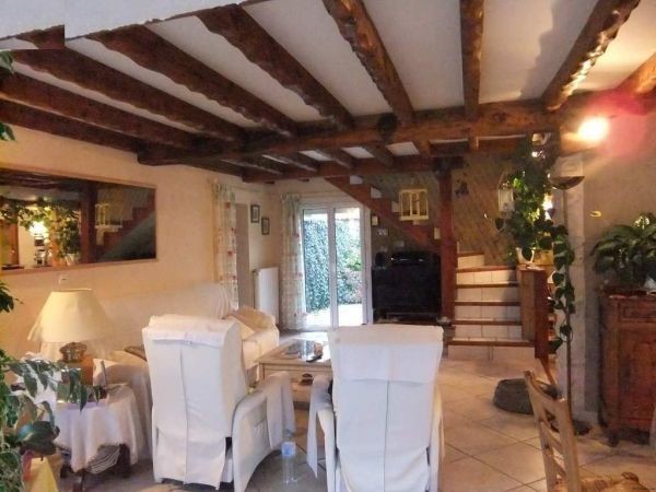 Nice 4 Bedroom House with Pool - 2