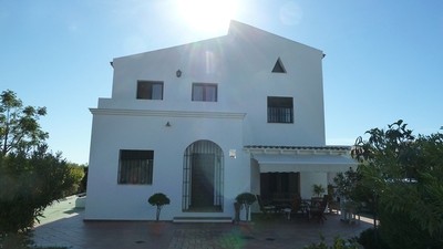 Villa - This is a large villa located.. - 2