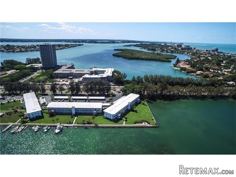 2 bedroom Town House For Sale: 761 John..
