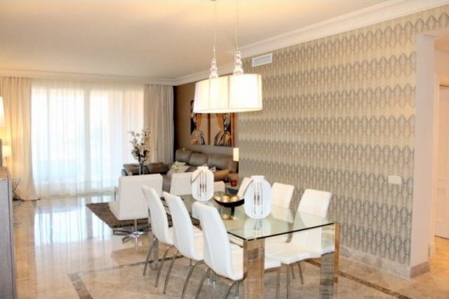 Immaculate Brand New Ground Floor..
