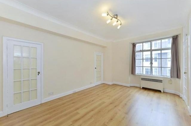 Studio - London - For Sale