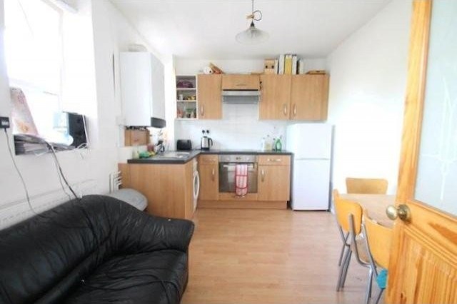4 bed flat to rent - 2