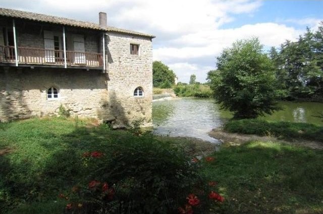 Country House For Sale: 33000 BORDEAUX - 2