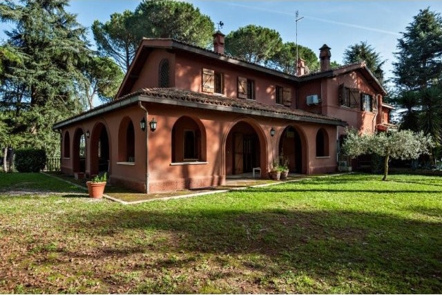 3 Bedrooms - House - For Sale