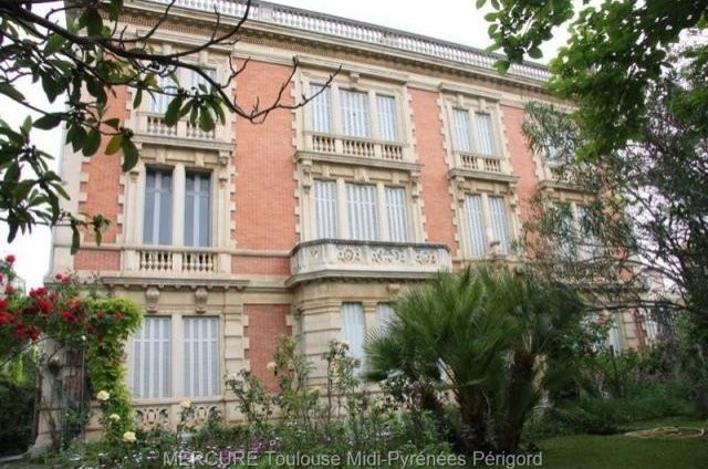 11 bedroom Castle For Sale: 11100..