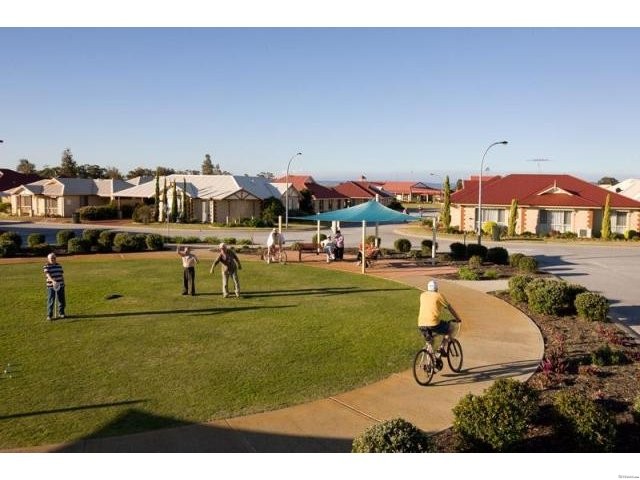 Lakeside Village - RAVENSWOOD - WA - 2