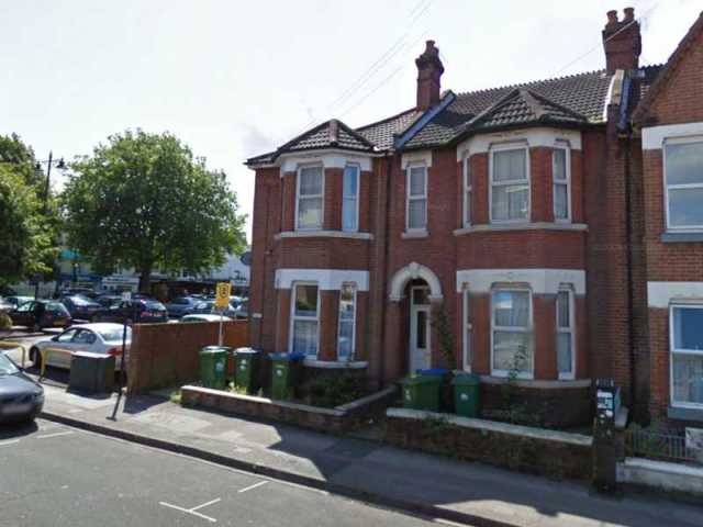 Wilton Avenue, Bedford Place(3/650)