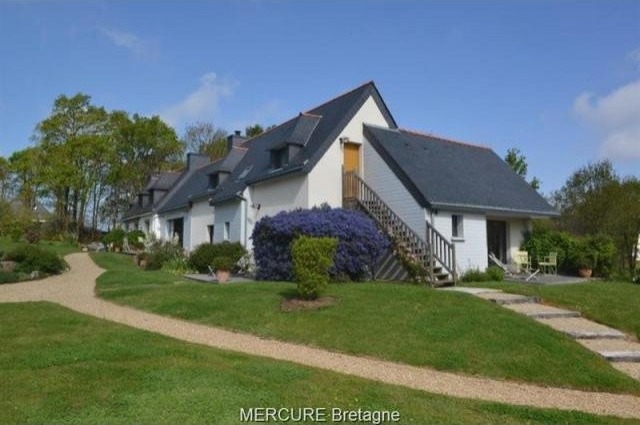 7 bedroom Villa For Sale: 56550..