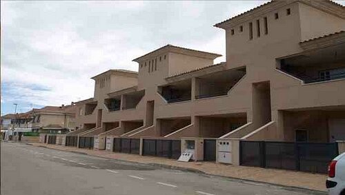 A 3 BED APART 600 METRES TO THE BEACH - 2