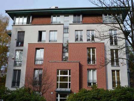 Spacious Modern Style Apartment in..