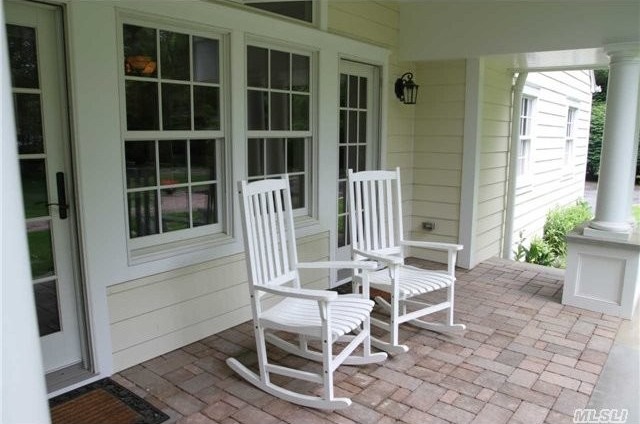 105 Lawrence Hill Rd Cold Spring Hrbr.. - 2