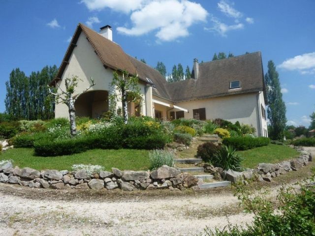 Elevated Detached Property With Views..