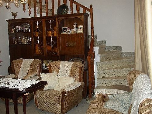 Town House - A detached 2 level house.. - 2