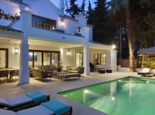 Villa for sale in The Golden Mile..