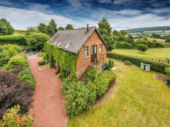 4 bedroom, Barn Conversion house for..