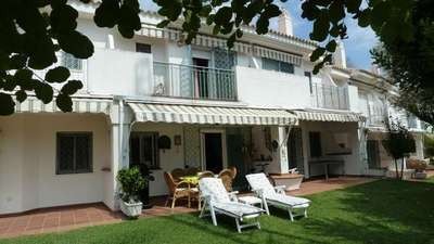 Town House - This two bedroom townhouse..
