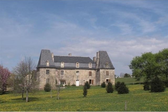 Castle For Sale: 19 CORRÈZE