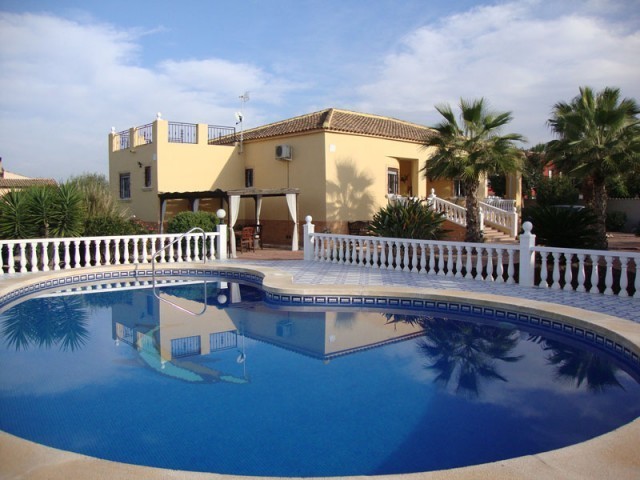 4 Bedrooms - Property - Alicante - For..