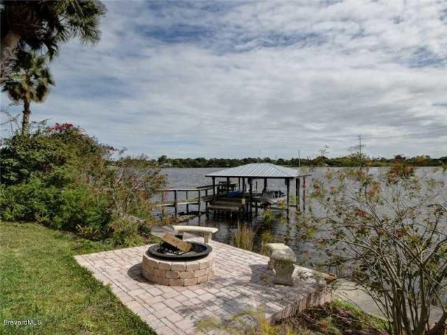 9984 Sebastian River Micco, FL 32976 - 2