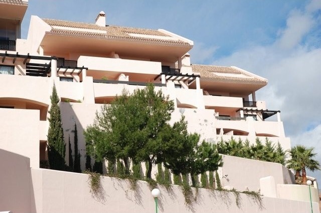 Apartment - Modern spacious 2 bedroom 2..