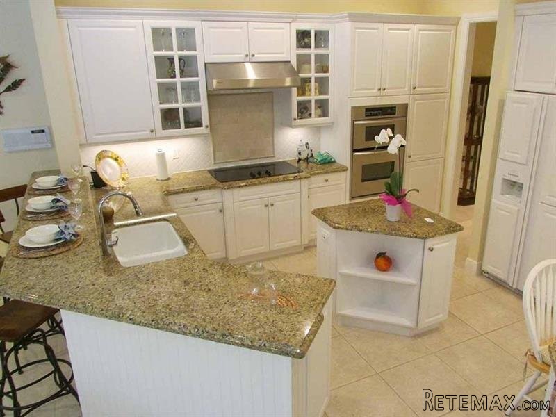 4 bedroom House For Sale: 671 N.. - 2