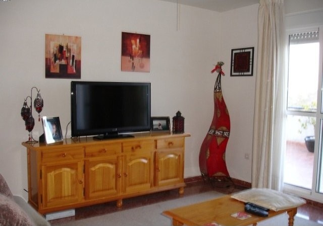 Apartment - Nicely appointed 2 bedroom.. - 2