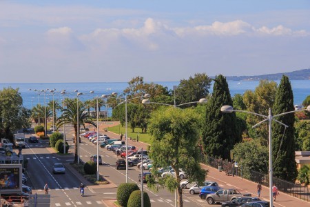 Cagnes sur Mer. Spacious 1 bed..
