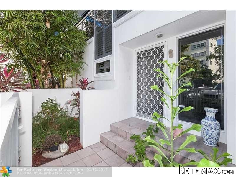 3 bedroom Flat For Sale: 3100 NE 47th.. - 2