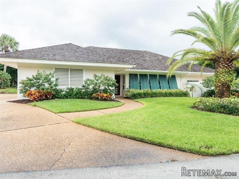 3 bedroom House For Sale: 1790 Cypress..