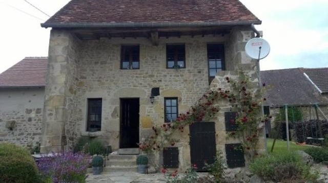 In nice little hamlet lovely restored..