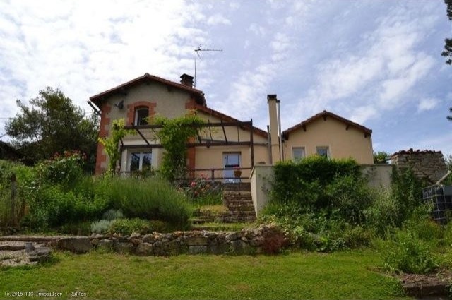 Fabulous 2 Bed Renovated House With..