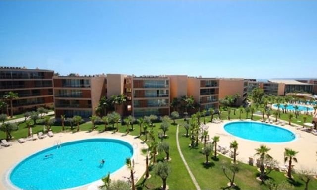Fantastic 2 bedroom apartment located..