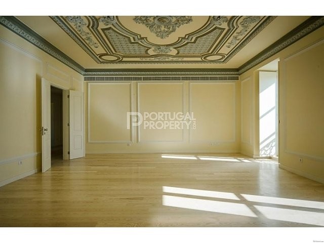 Stylish 5 bedroom apartment in Santo..
