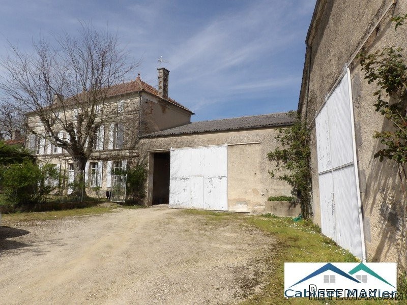 Maison De Maitre For Sale With Garden..
