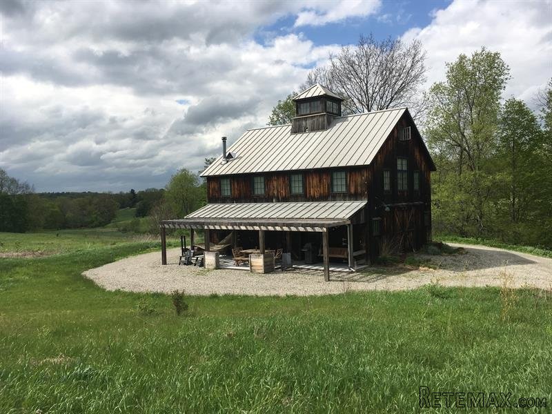 3 bedroom House For Sale: 302 South..
